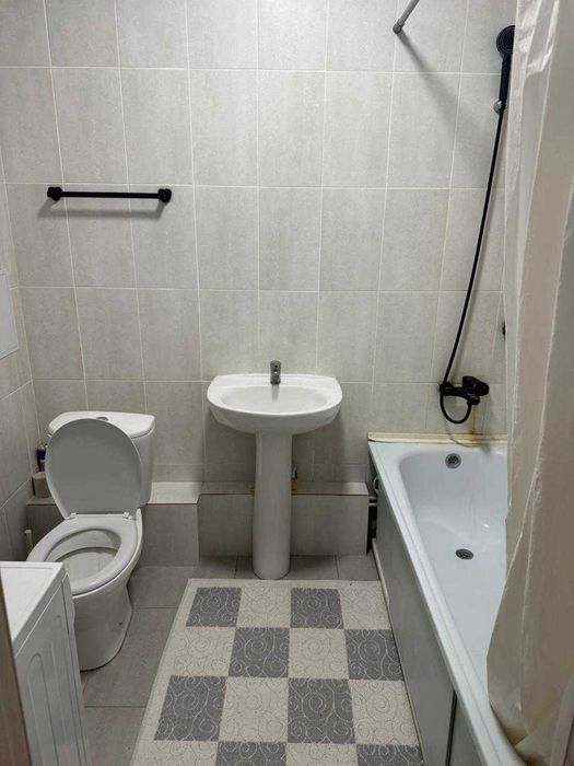 Продам 1 ком на Береке