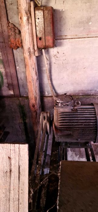 Продавам фуражомелка