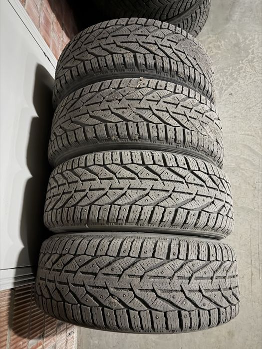 215/55 R16 Мерседес Е230 лупарик