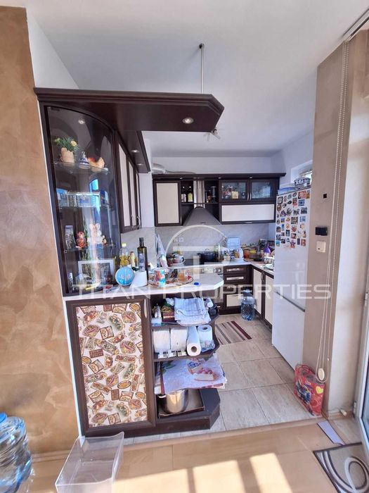 Продава се Тристаен апартамент в Пловдив, Кючук Париж - 115 кв.м за 2018 €/кв.м - Снимка #2