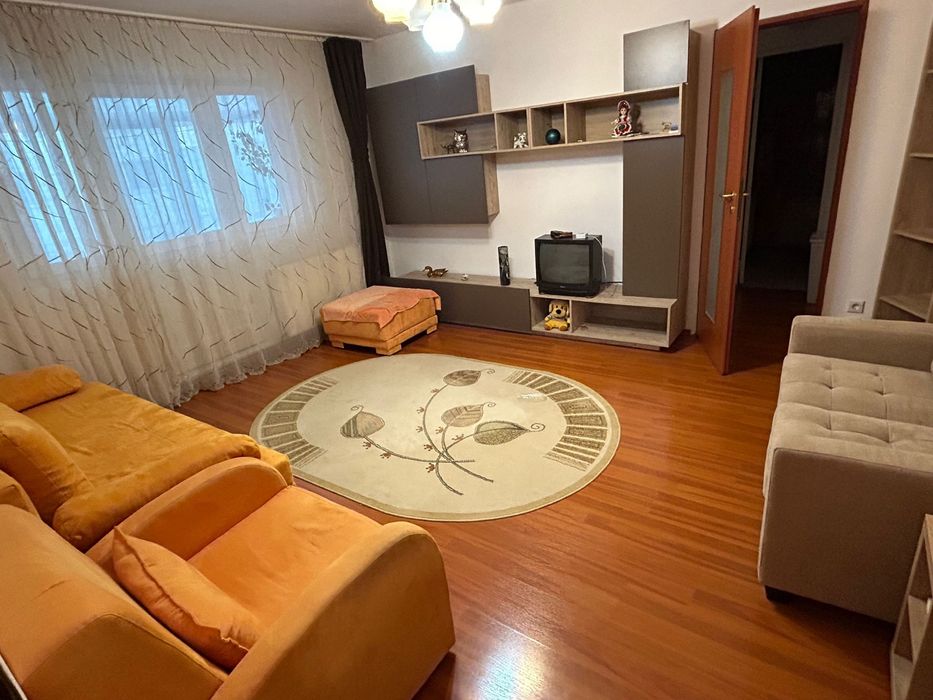 Închiriez apartament 2 camere semidecomandat