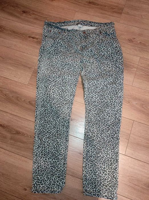 продам женский костюм брючный и брюки