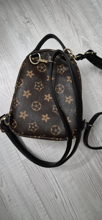 Мека малка раница Louis vuitton