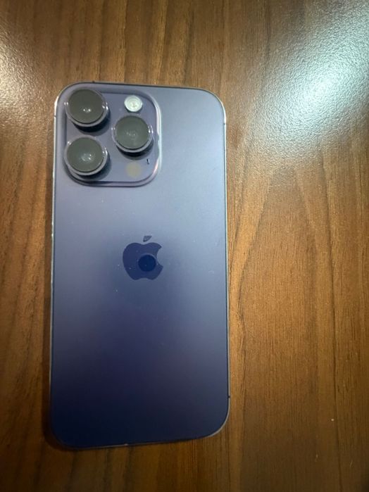 Телефон Iphone 14 pro
