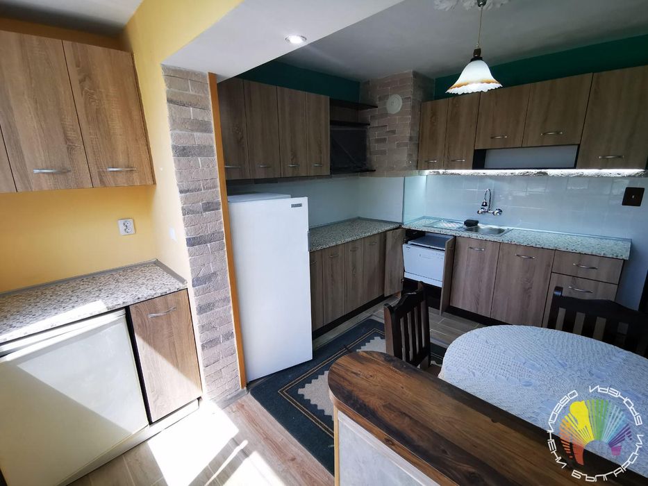 Дава се под наем Многостаен апартамент в Бургас, Изгрев - 80 кв.м за 382.5 € - Снимка #1