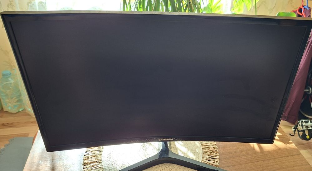 Monitor  curbat Samsung led 23.5 inch