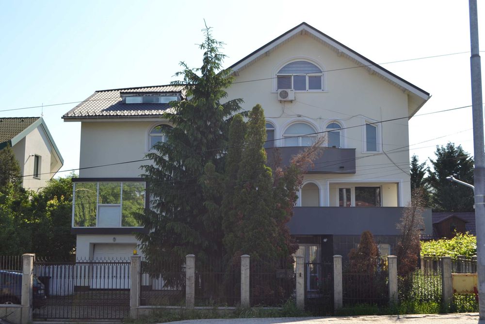 Imobil comercial si rezidential premium - Clădire Comercială de Anvergură / Sediu Central Companie - Soseaua Bucium nr. 89 B
