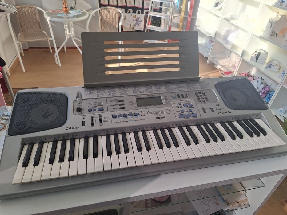 Orga casio (aproape noua)