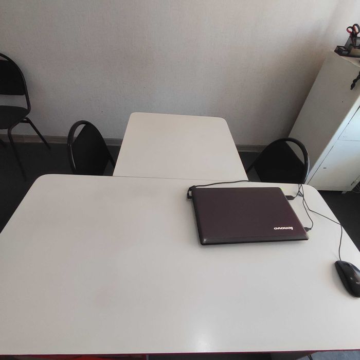 Продам стол офисный