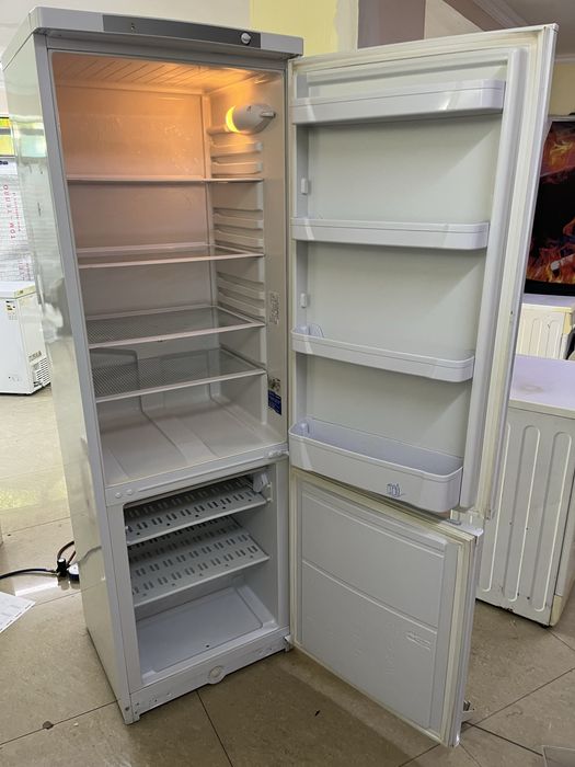 Холодильник продам бу LG