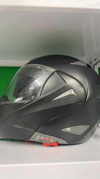 Каски за мотор…..