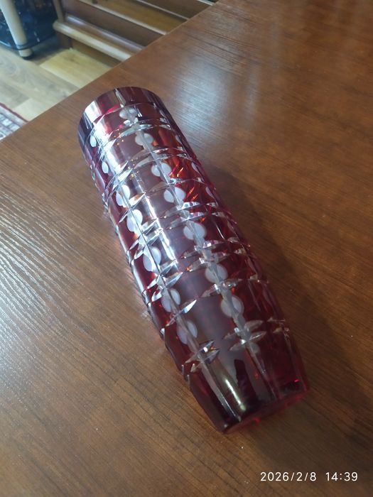 Рубиновая хрустальная ваза СССР .