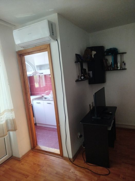 Închiriez garsoniera!!.