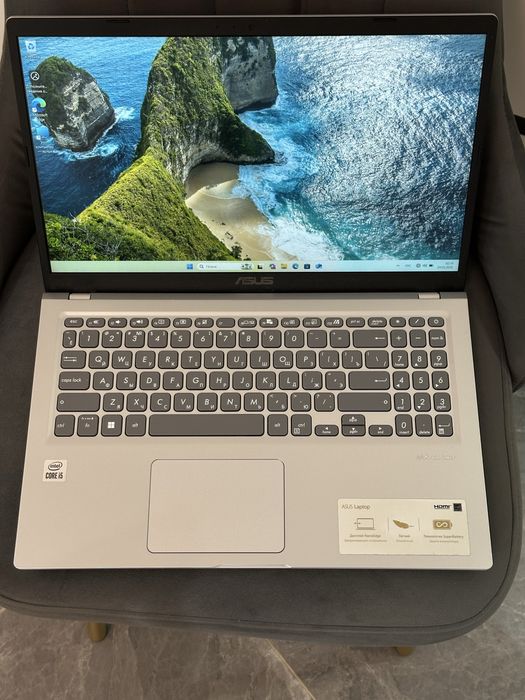 Офисный ноутбук Asus