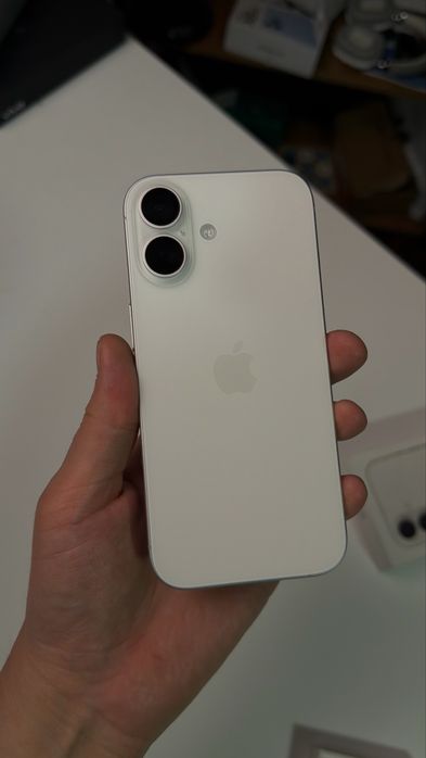 iPhone 17 256GB White 100% Battery