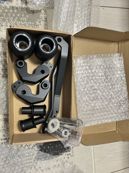 SCARITE Sport Reglabile APRILIA RS 660/ Monopost/ Crashpad/ Protectii