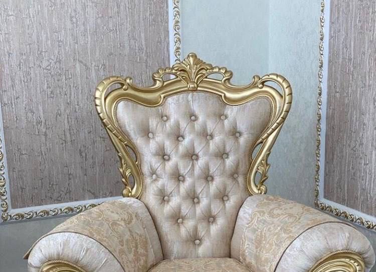 Продам диван с креслами