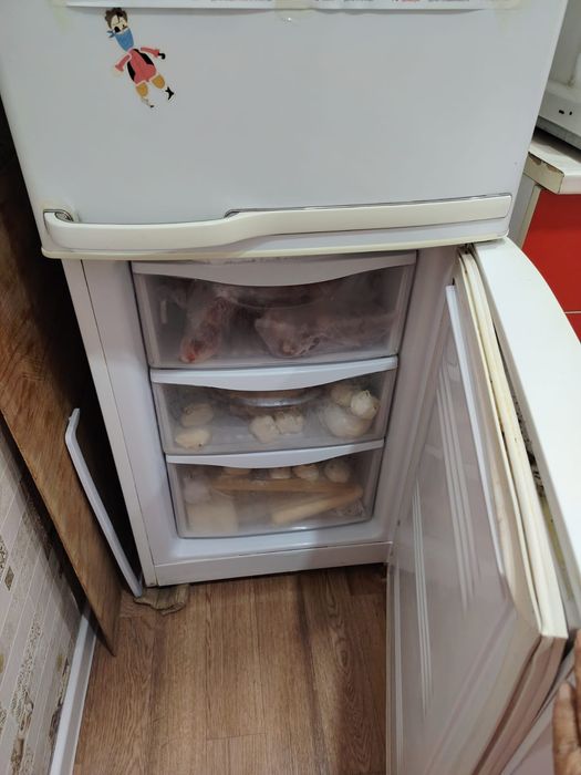 продам холодильник