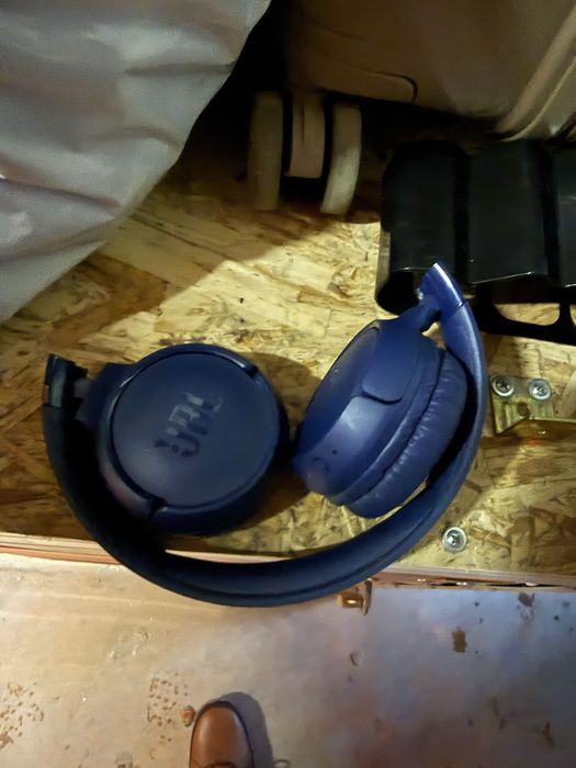 Бғспроводные наушники jbl