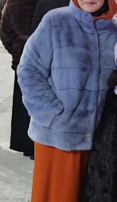 Продам норковую шубу 180000