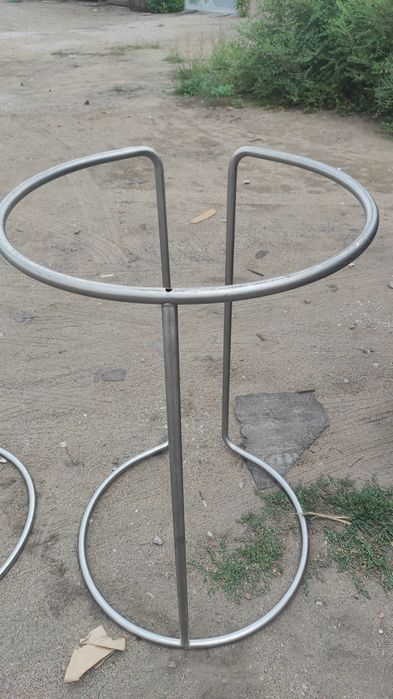 Продам вешалки напольные