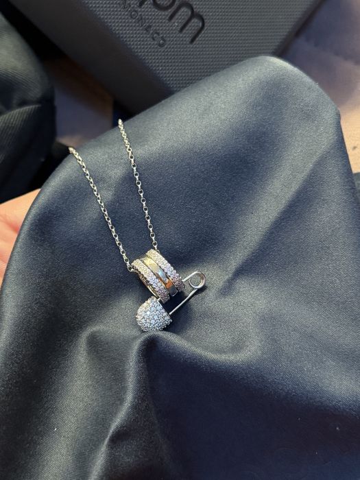 Colier apm MONACO ajustabil cu pandantiv tip „Safety Pin”