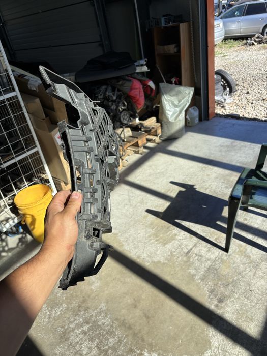 преден десен водач на бронята за vw golf sportsvan