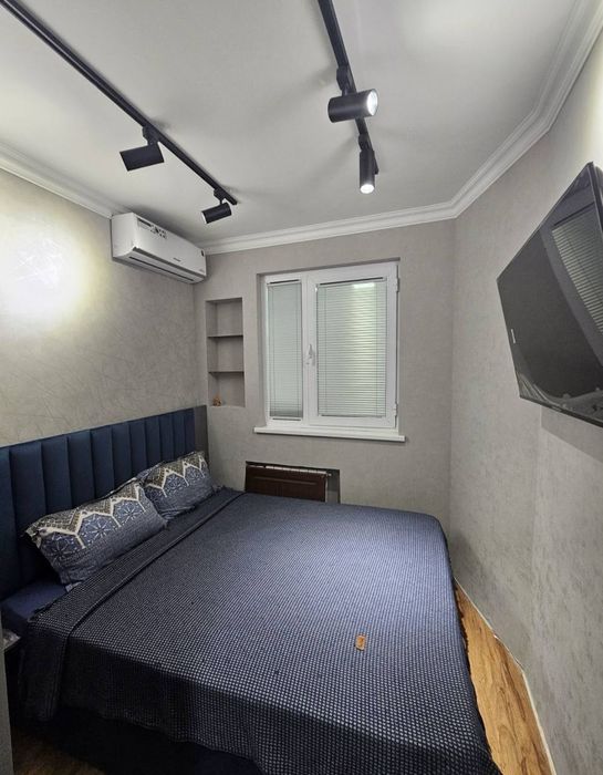 Квартира на ЦУМ -110 школа 1*2/4/4 общ пл 36м  с обстановкой