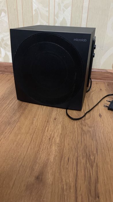 Продам MICROLAB с двумя колонками