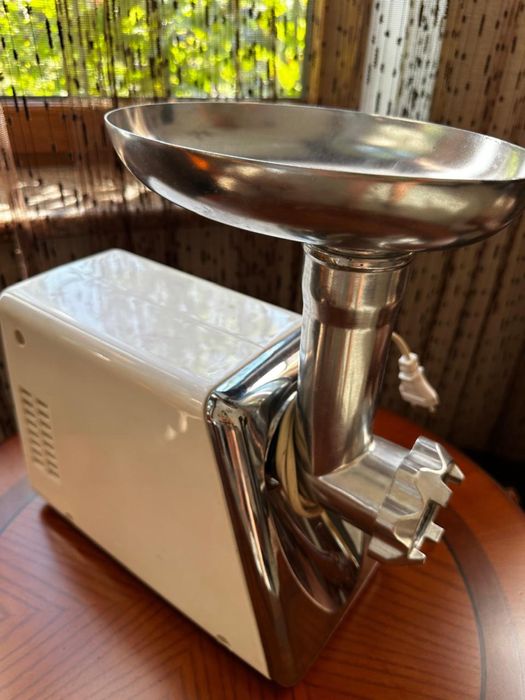 Электромясорубка AVA 1200W