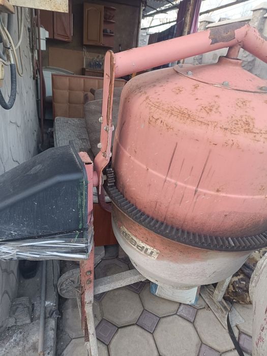 Продам бетономешалки.