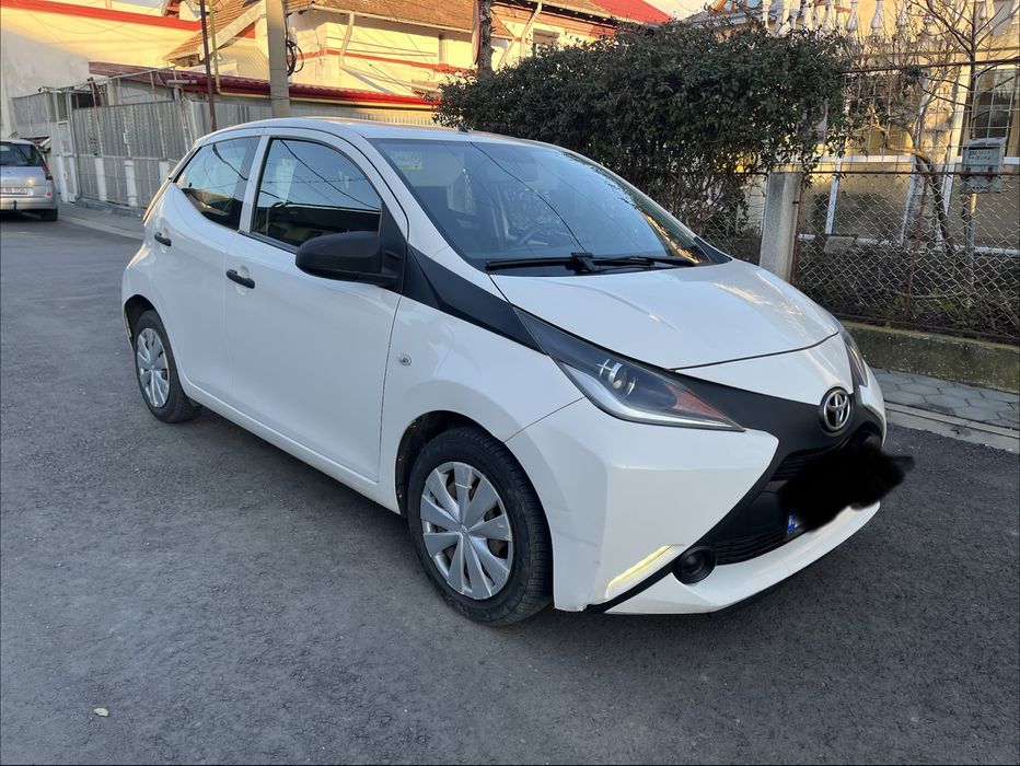 Toyota Aygo pe benzina