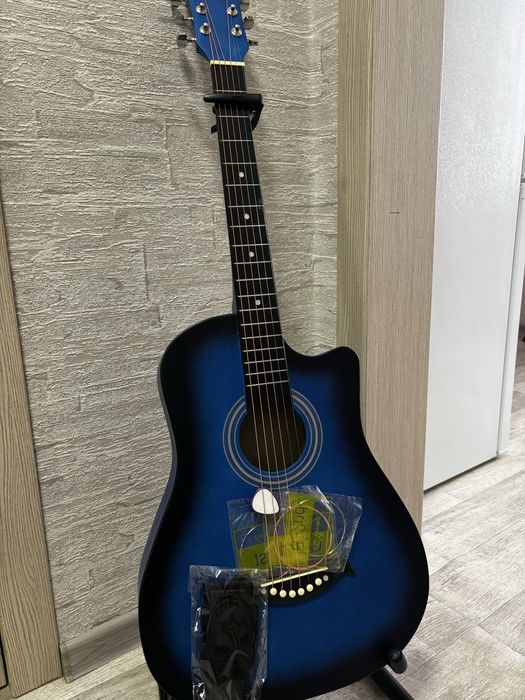 Акустическая гитара