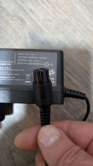 Încărcător trotineta /hoverboard