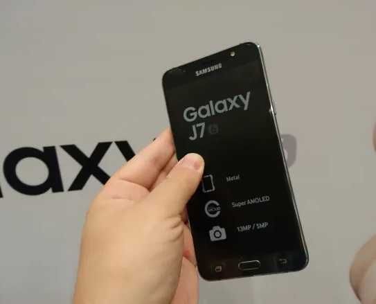Samsung Galaxy J7 (2016) impecabil