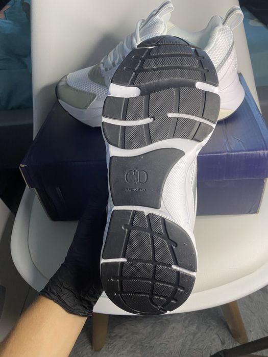 White And Silver Dior B22