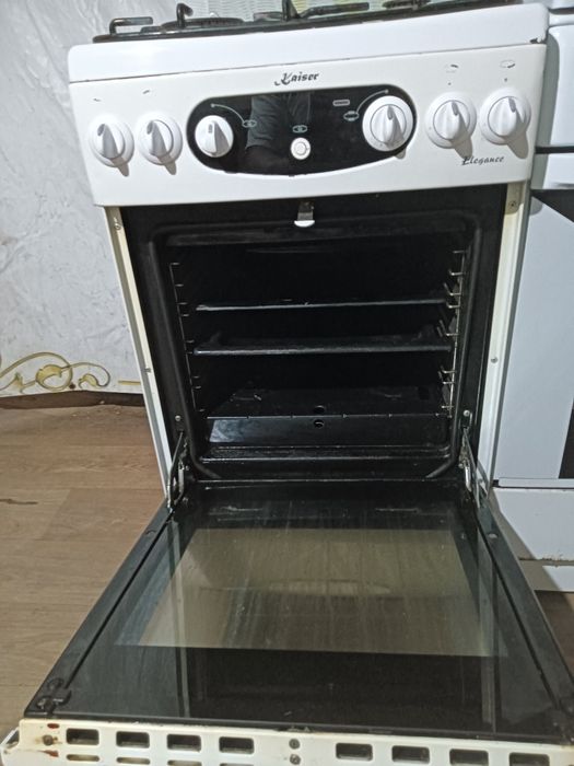 Продам газ плиту Кайзер