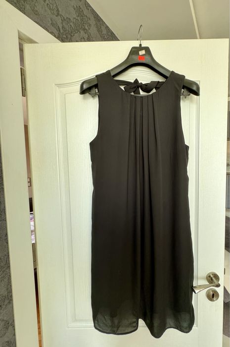 Коктейлна рокля/ефирна цветна /черна коктейлна рокля с връзка на г