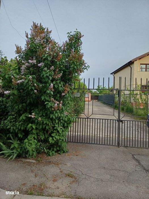 De vanzare casa cu suprafata construita 92mp si curte de 584mp