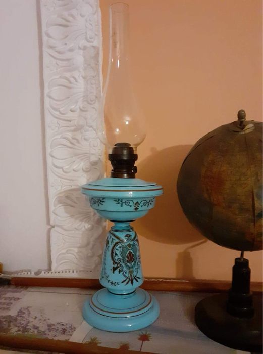 Lampa de masa opalina albastru  pictat