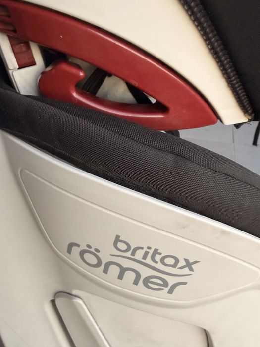2 броя Britax Römer ADVANSAFIX III SICT и Britax Römer XP SICT с XP Pad( 1/2/3, 9–36 кг) с ISOFIX
