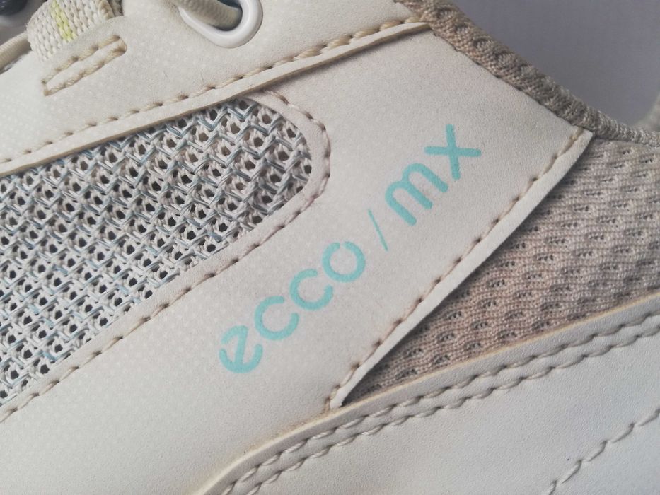 Продам б/у женские кроссы ECCO /mx w
