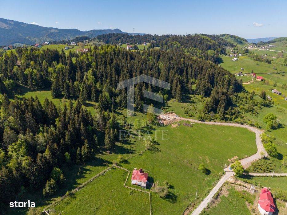 Fundata-Teren de vanzare 15,771 mp intravilan+extravilan+padure