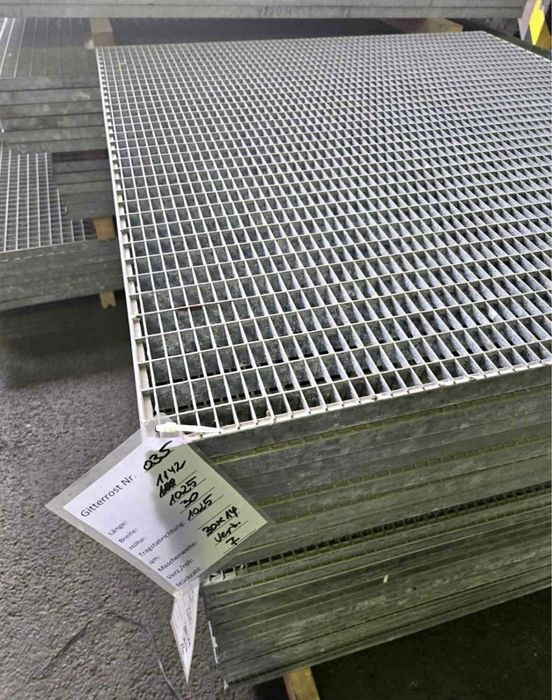 Trepte și gratare zincate