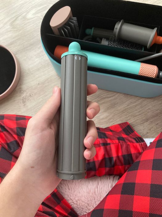 Dyson airwrap i.d hs05