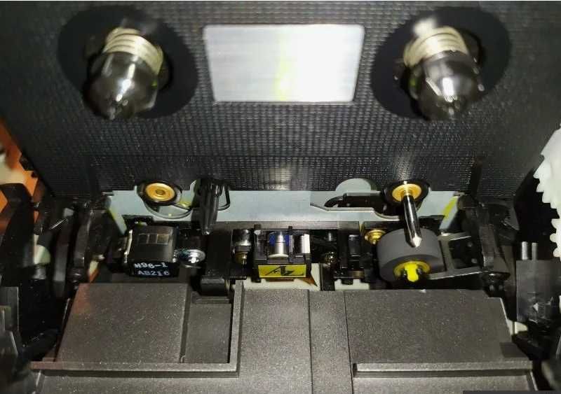 «Technics RS—AZ7», кабели «Furutech», «Quik Lok», «Philips Metal C90»