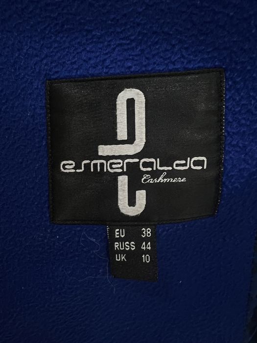 Продается пальто бренд есмеральда