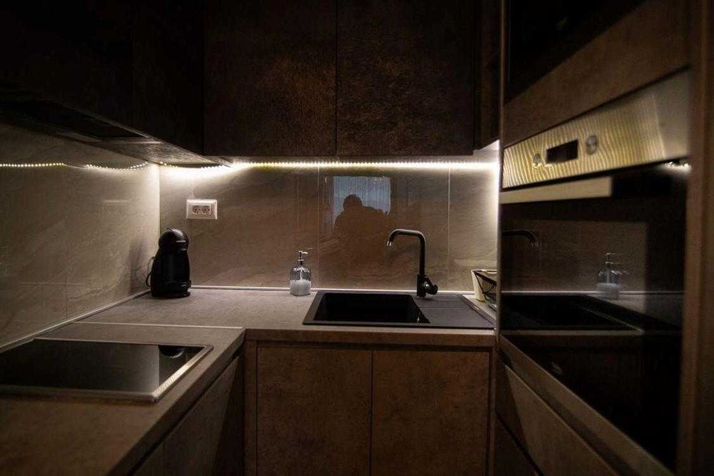 Дава се под наем Двустаен апартамент в Бургас, Център - 63 кв.м за 204 € - Снимка #3