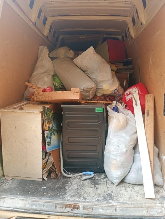 Debarasări diverse, locuințe, subsoluri, terase, poduri,etc