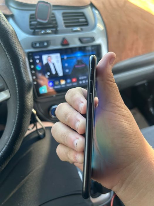 iPhone SE в хорошем состояний